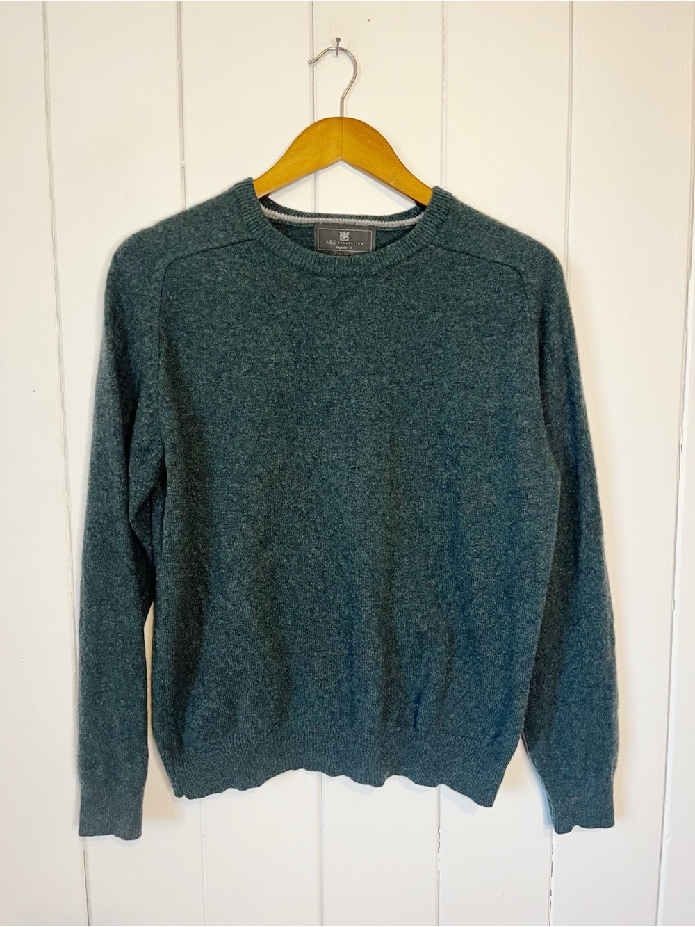 M&S Collection Green Extra Fine Lambs Wool. Size Medium Regular Fit.